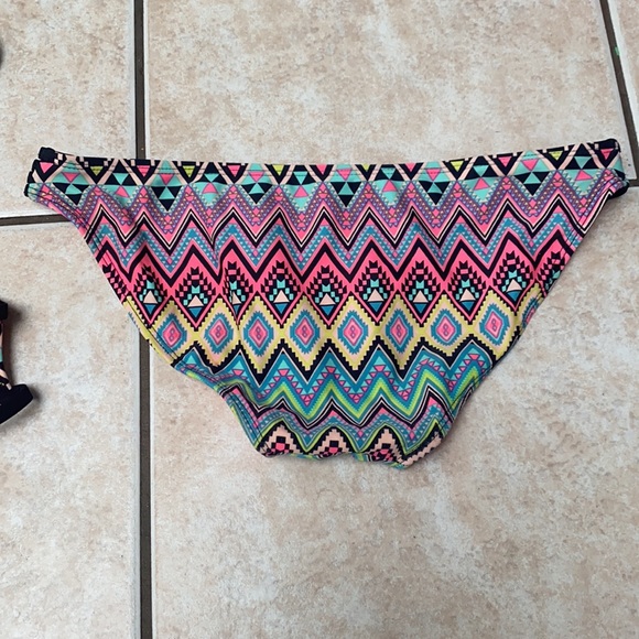 Swim suit - Picture 4 of 4